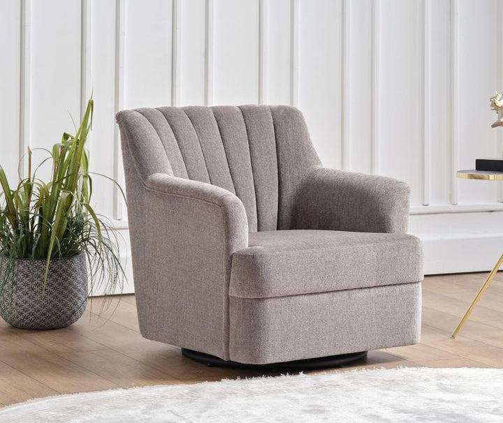 Comfortable Chair with Pleating